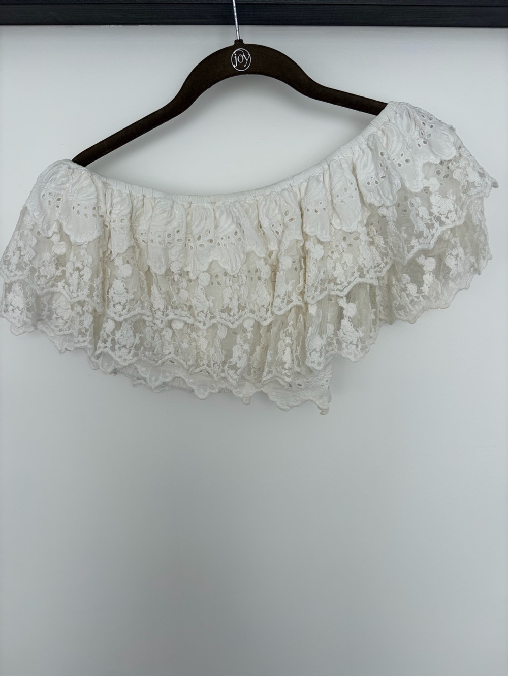 Off-Shoulder Lace Ruffle Crop Top - White
